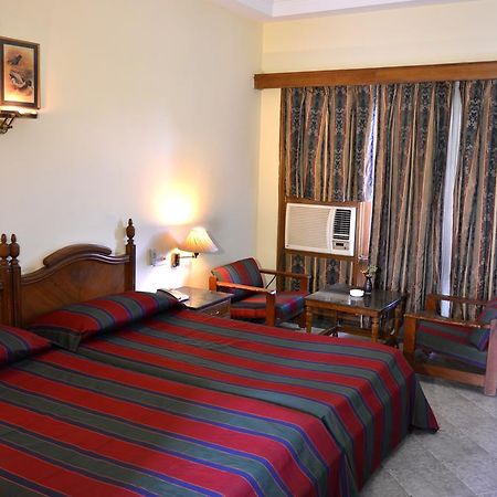 Hotel Bharatpur Ashok Exterior foto