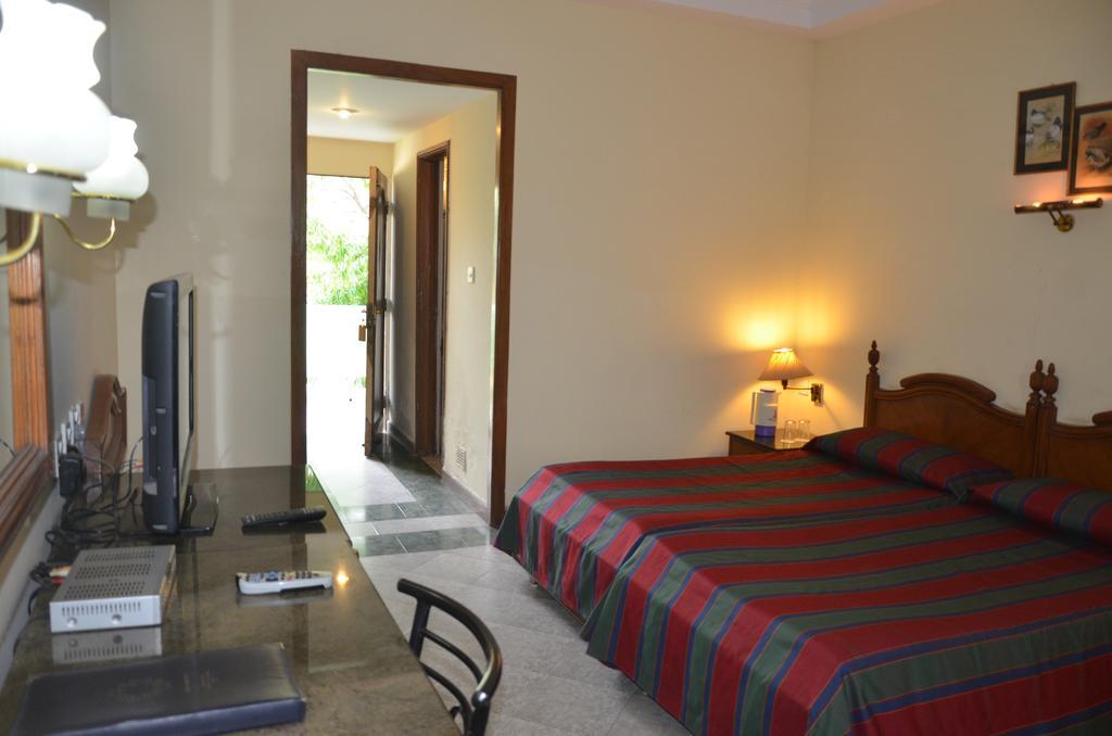 Hotel Bharatpur Ashok Exterior foto